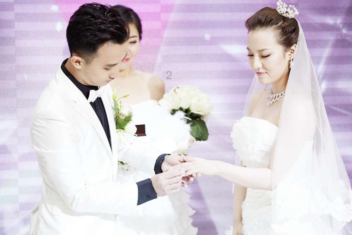 脚丫子臭烘烘的是什么原因导致的呢？